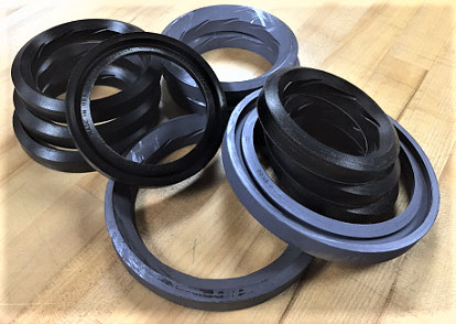 Kalsi washpipe packing has hydrodynamic waves that reduce packing friction and heat by lubricating the dynamic sealing interface. This type of packing is typically used in a rotating seal housing but is also compatible with rotating washpipe assemblies.